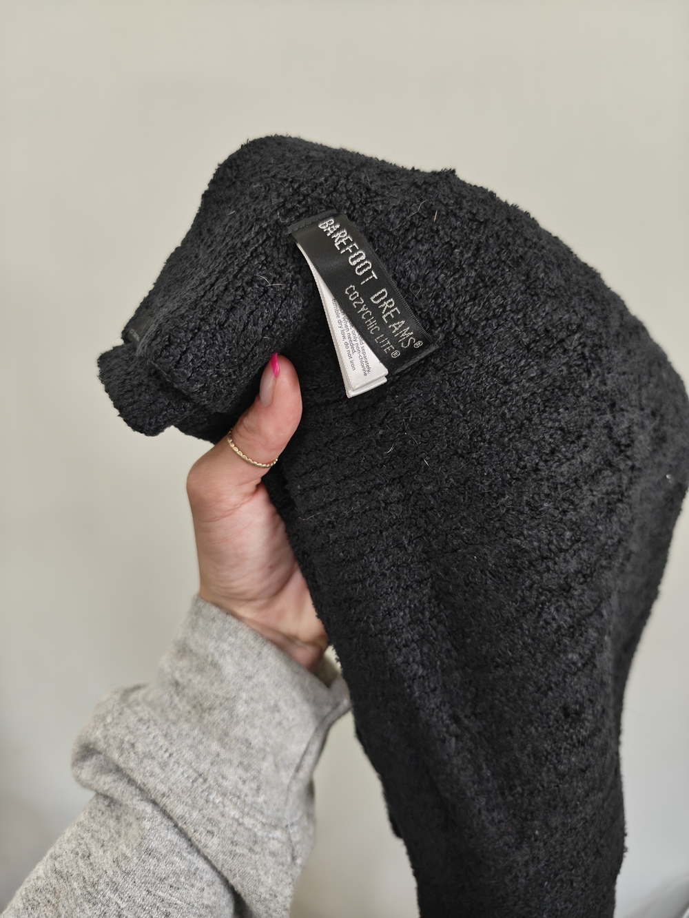 Barefoot Dreams Cozy Black Scarf